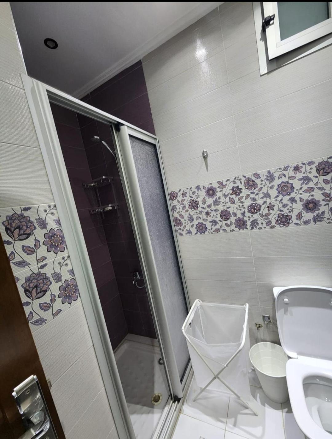 Spacious In The Heart Of With 2 Living Rooms, 2 Bedrooms King Size Beds, 2 Baths, 2 Patios *