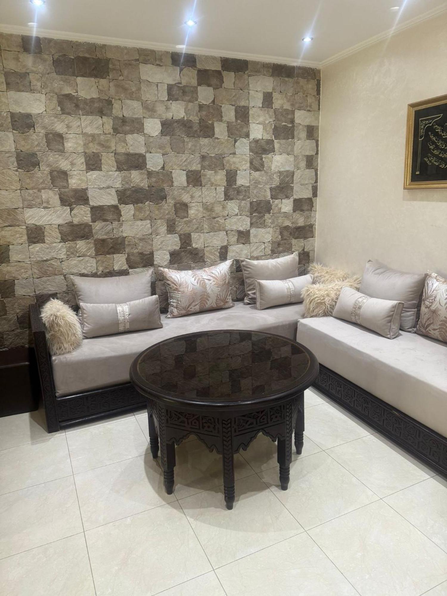 Spacious In The Heart Of With 2 Living Rooms, 2 Bedrooms King Size Beds, 2 Baths, 2 Patios 公寓 丹吉尔